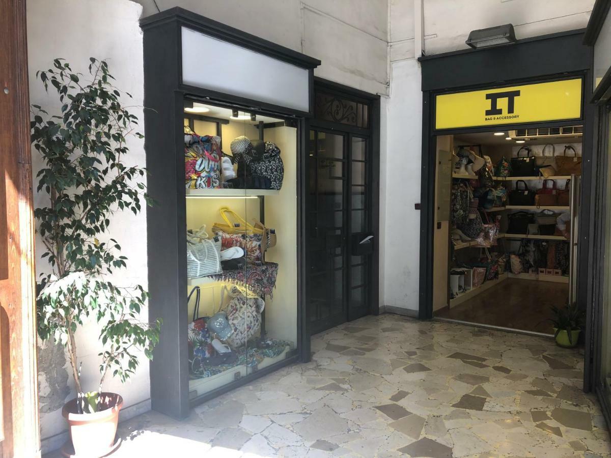 La Casetta Rossa Napoli Bagian luar foto