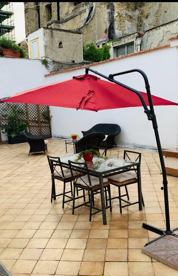 La Casetta Rossa Napoli Bagian luar foto